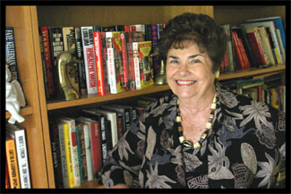 About Author Anna Flowers