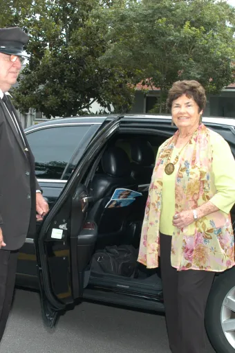 Anna begins a limo ride to do interview for filming of Killer Profile